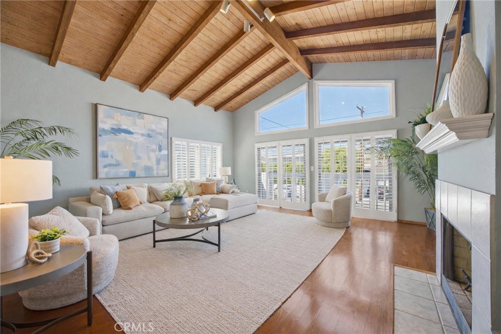 1526 Wollacott Street