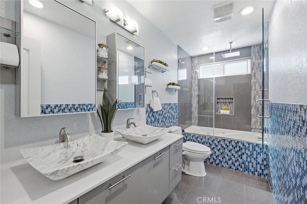 1526 Wollacott Street