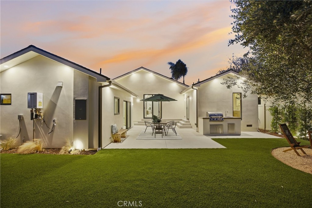 4221 Sunnyside Avenue
