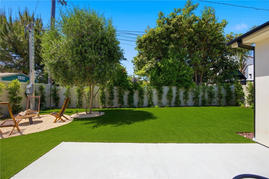 4221 Sunnyside Avenue