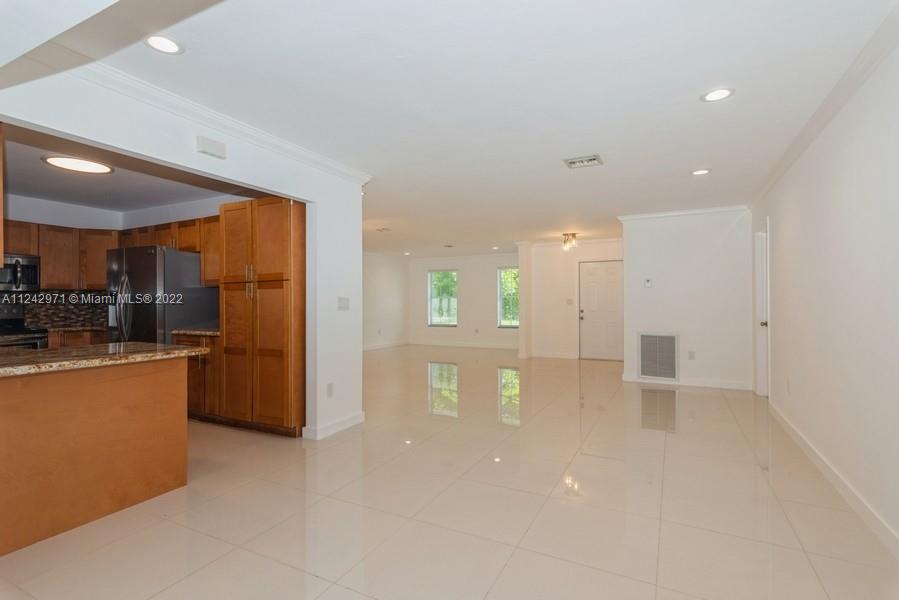 7770 SW 106th Ter Unit: -