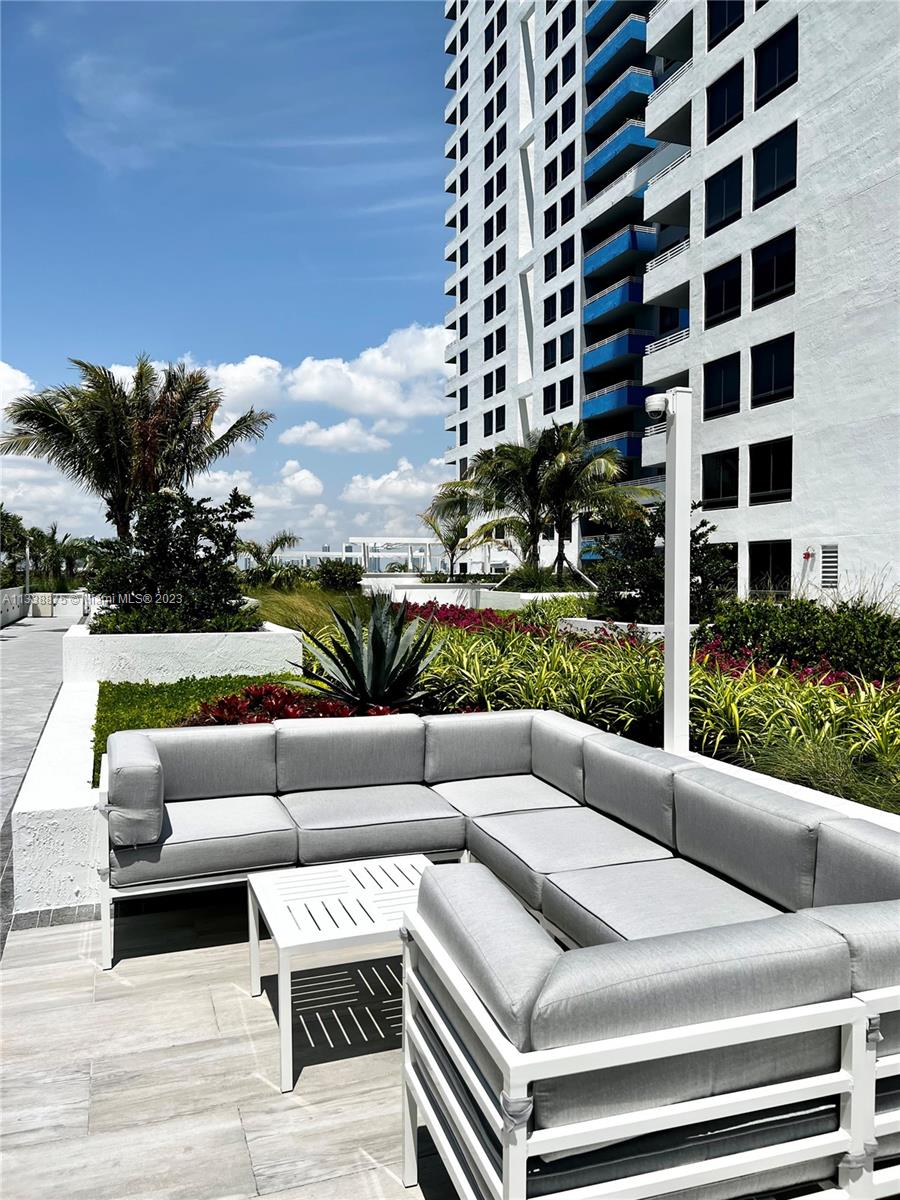 1330 West Ave Unit: 2305