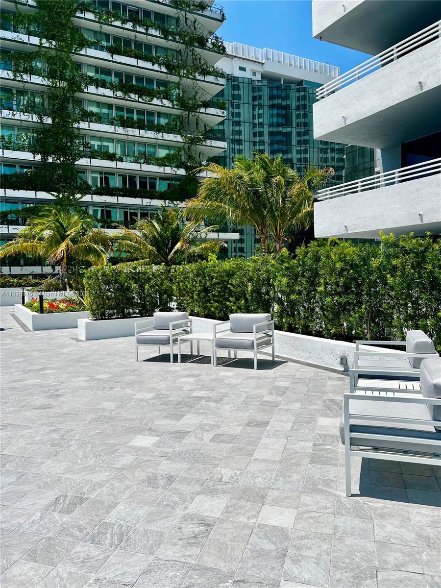 1330 West Ave Unit: 2305
