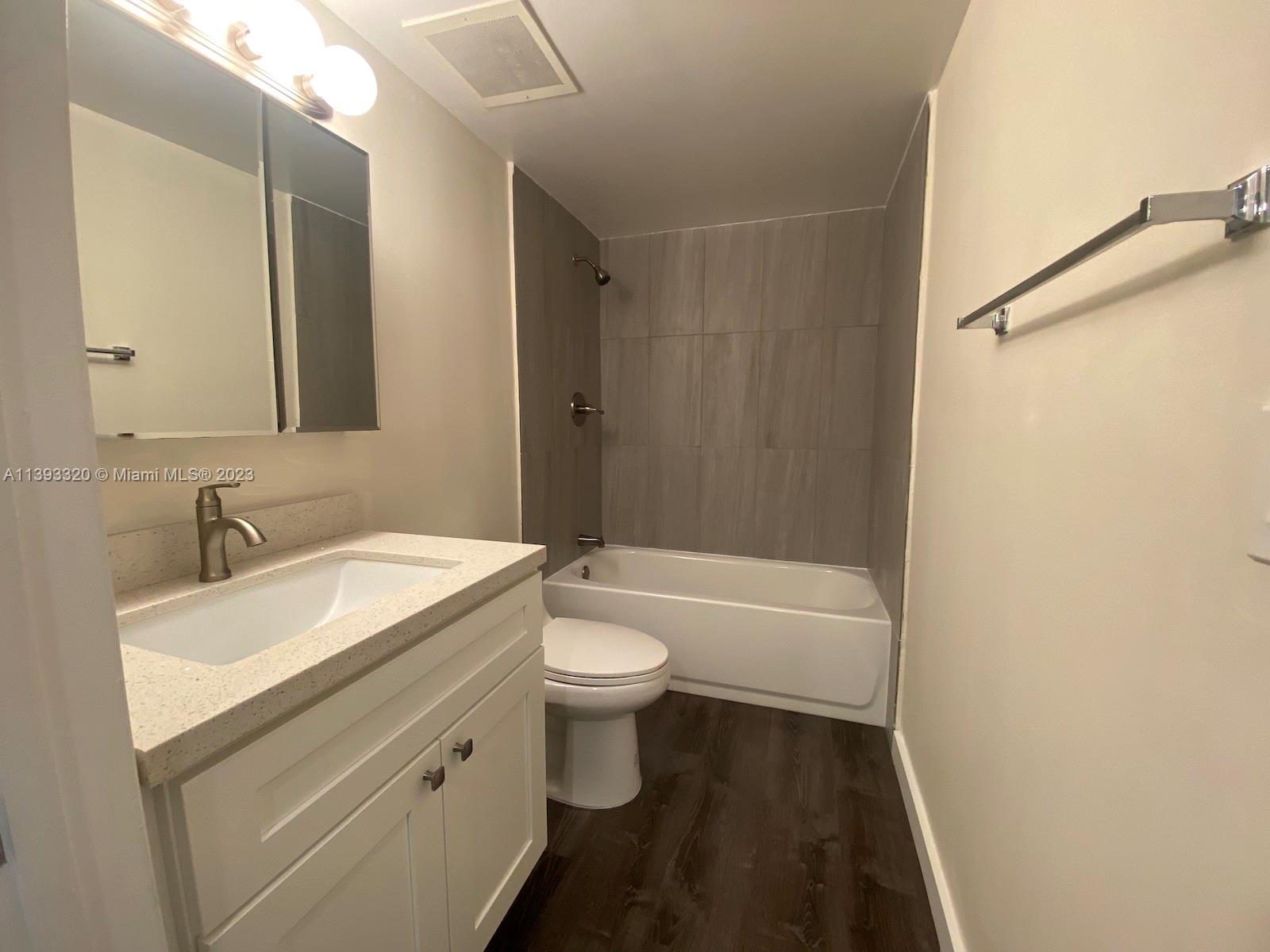 5709 Sunset Dr Unit: 5709