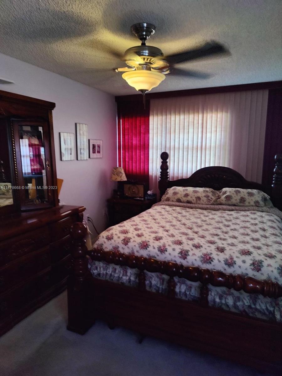 917 NE 199th St Unit: 201