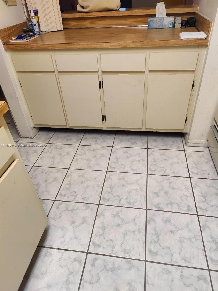 917 NE 199th St Unit: 201