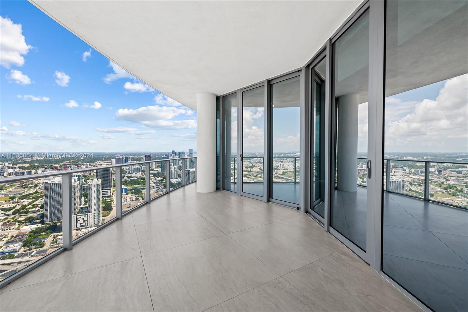 851 NE 1st Ave # 5402 Unit: PH 5402