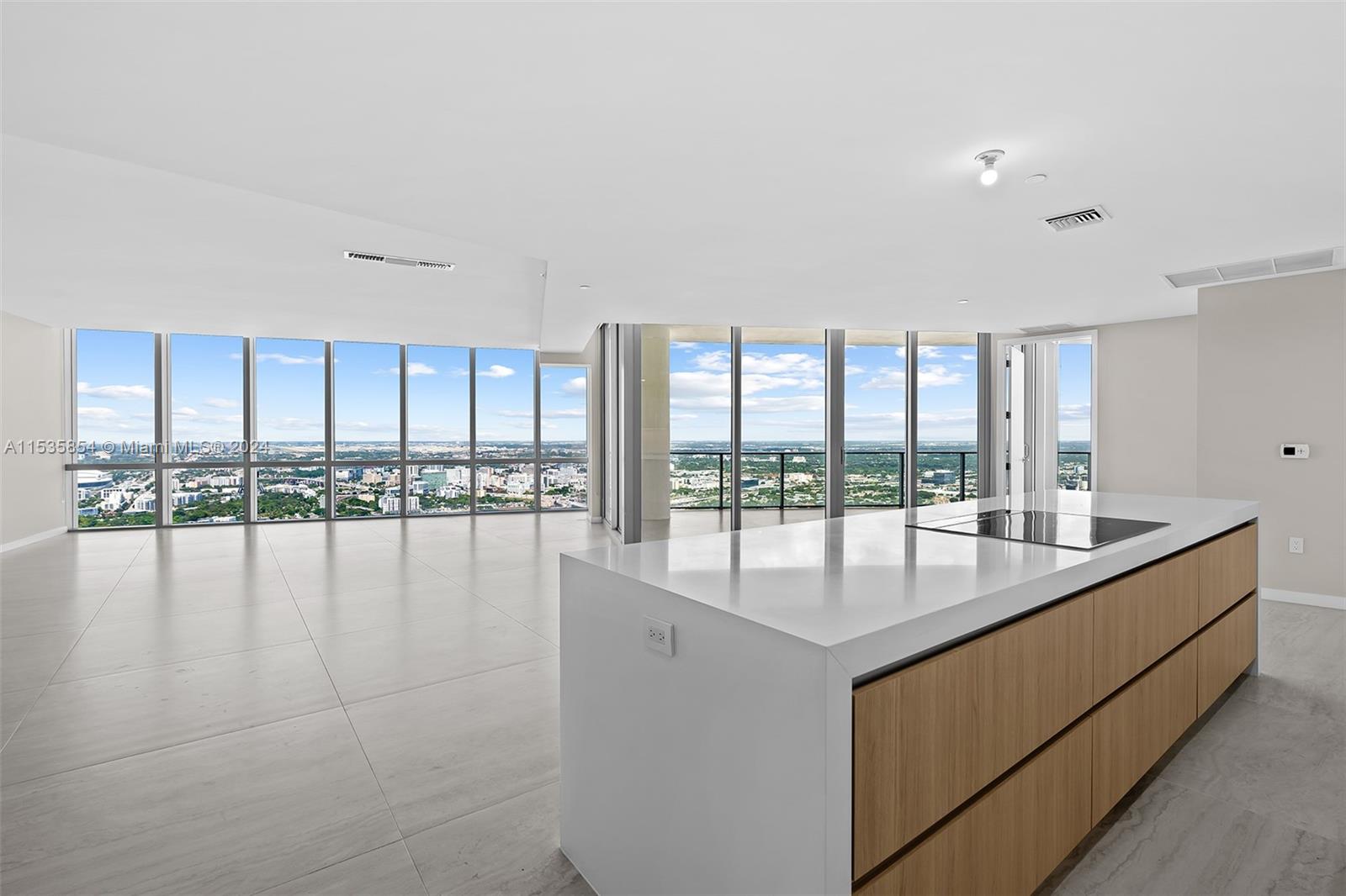 851 NE 1st Ave # 5402 Unit: PH 5402