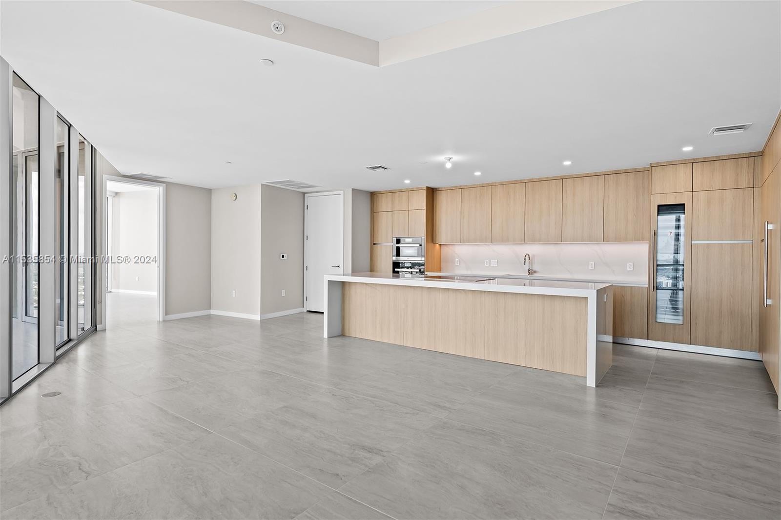 851 NE 1st Ave # 5402 Unit: PH 5402