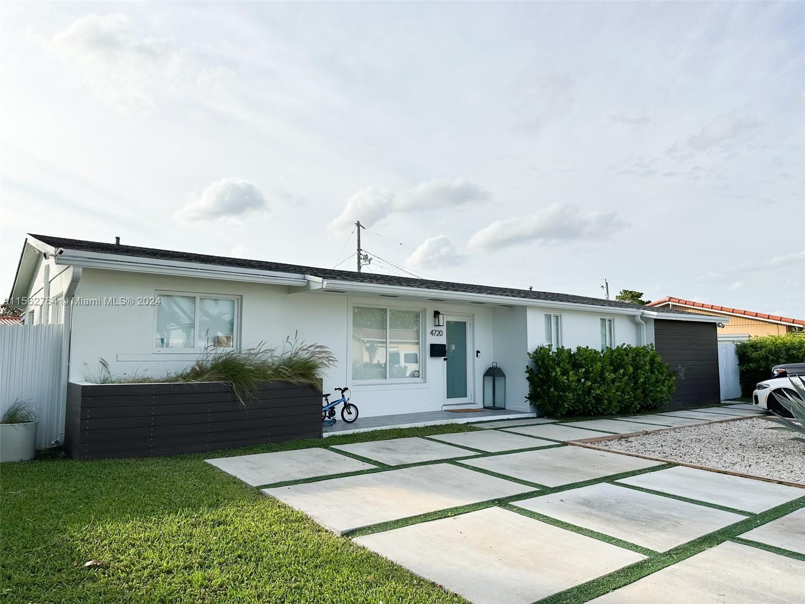 4720 SW 89th Pl