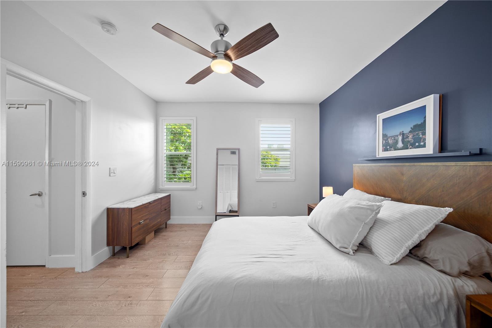747 Michigan Ave # 301