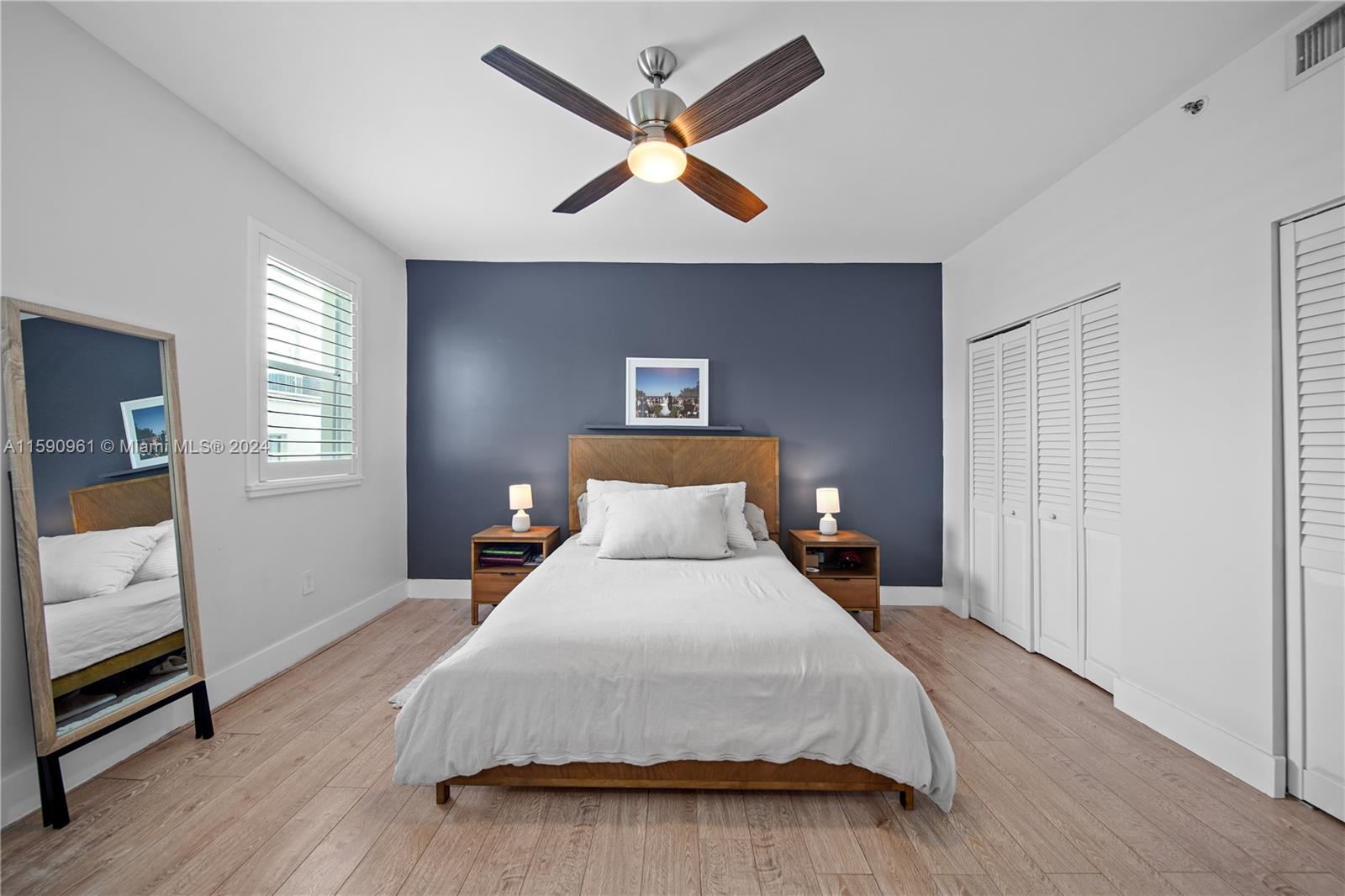747 Michigan Ave # 301
