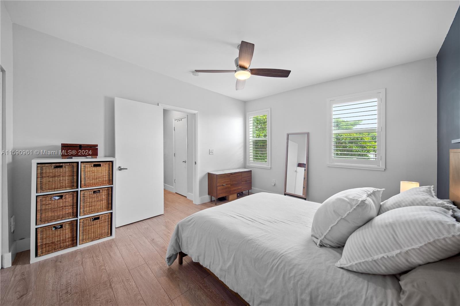 747 Michigan Ave # 301