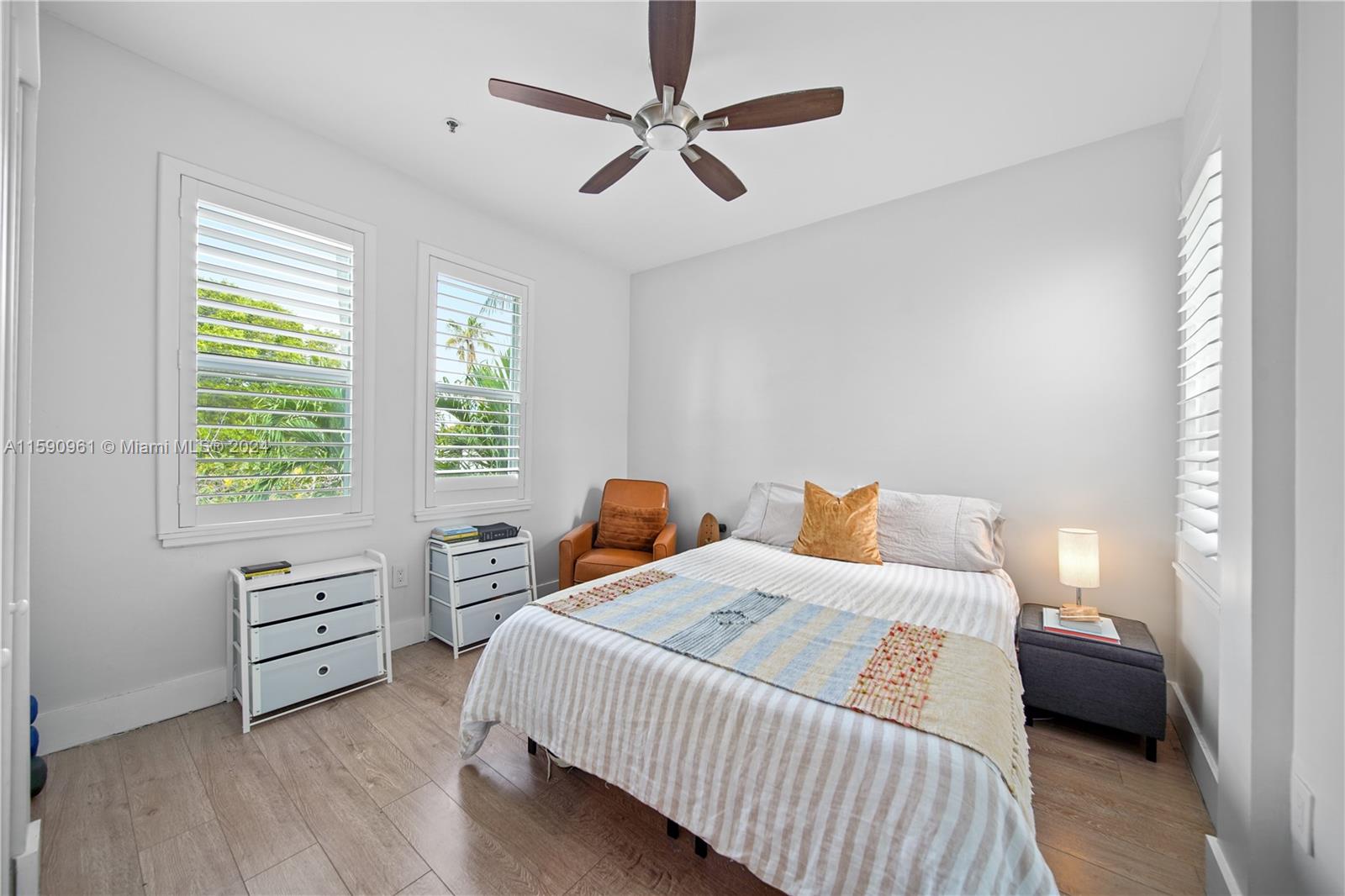 747 Michigan Ave # 301