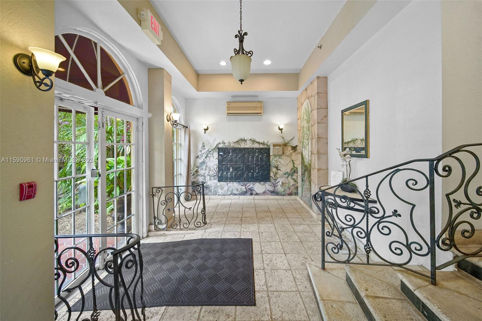 747 Michigan Ave # 301
