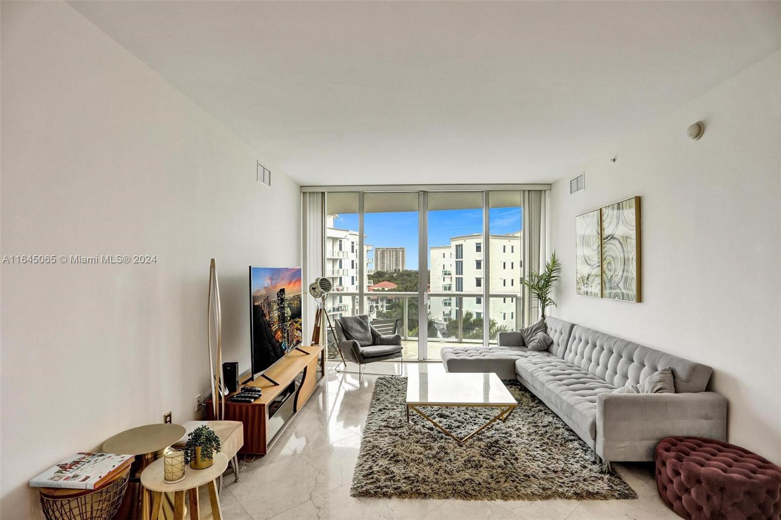 3131 NE 188th St # 809 Unit: 2-809