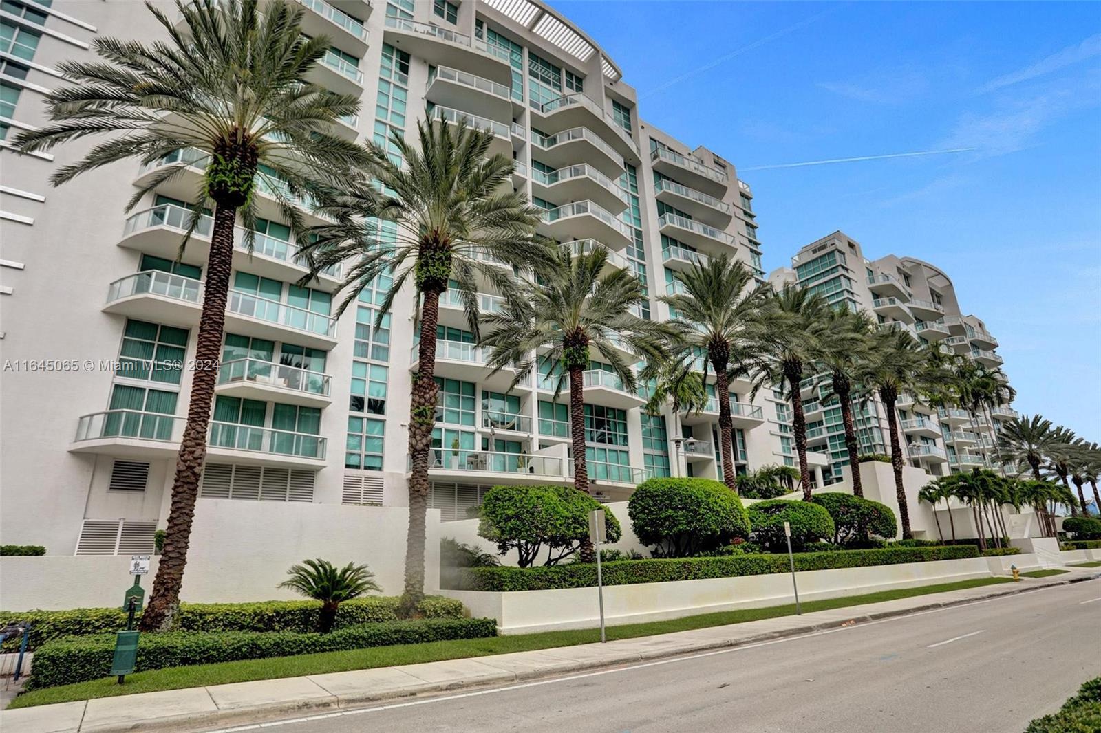 3131 NE 188th St # 809 Unit: 2-809