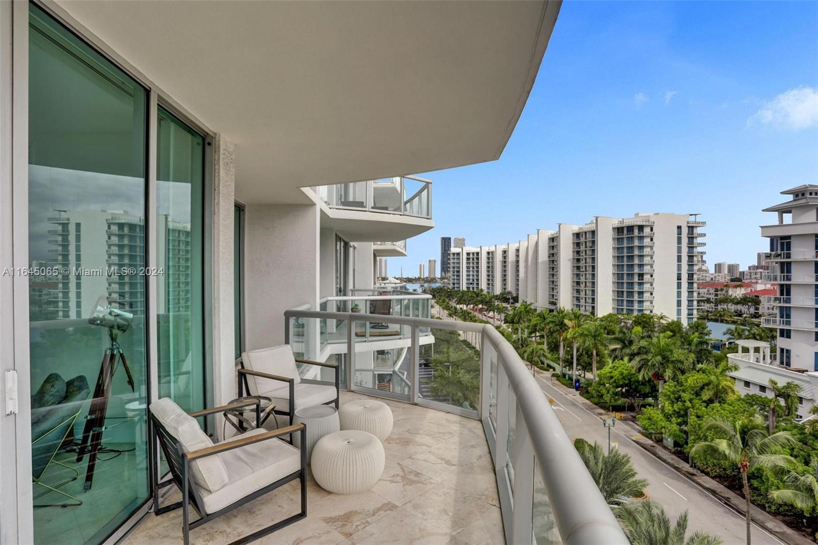 3131 NE 188th St # 809 Unit: 2-809