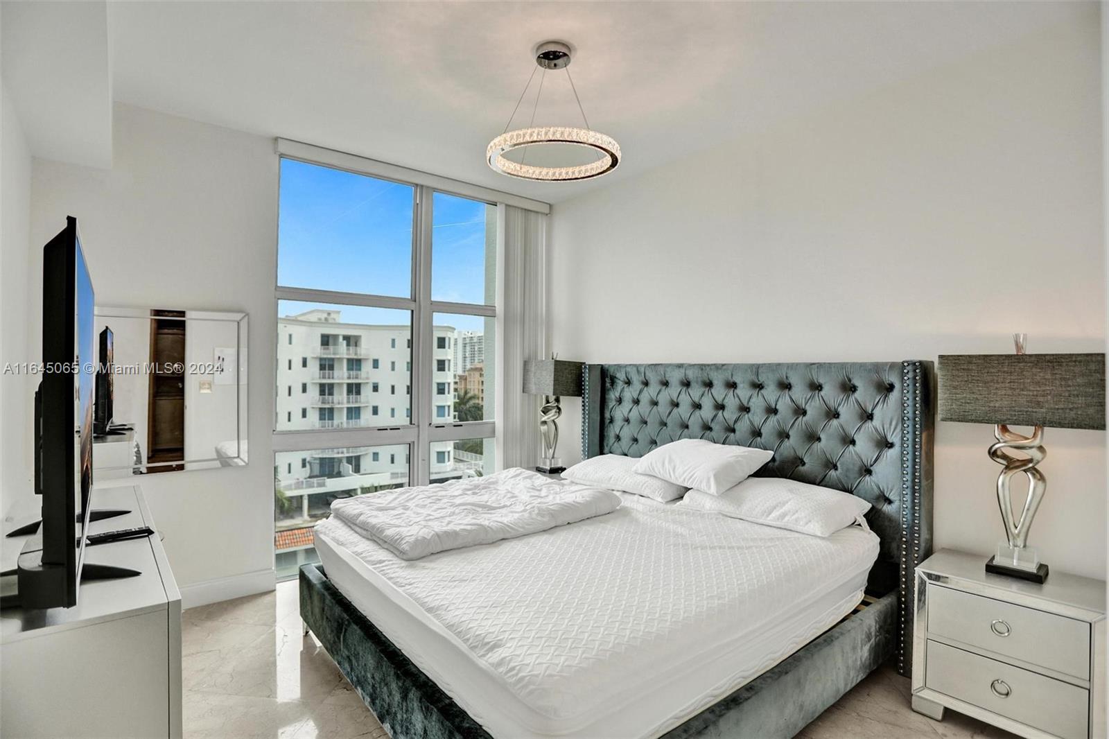 3131 NE 188th St # 809 Unit: 2-809