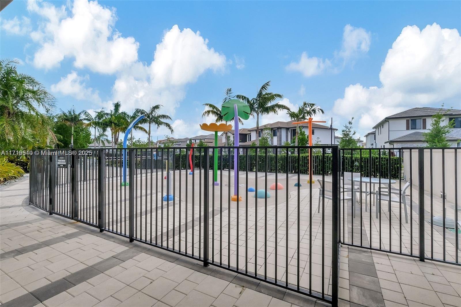 8261 NW 48th Ter