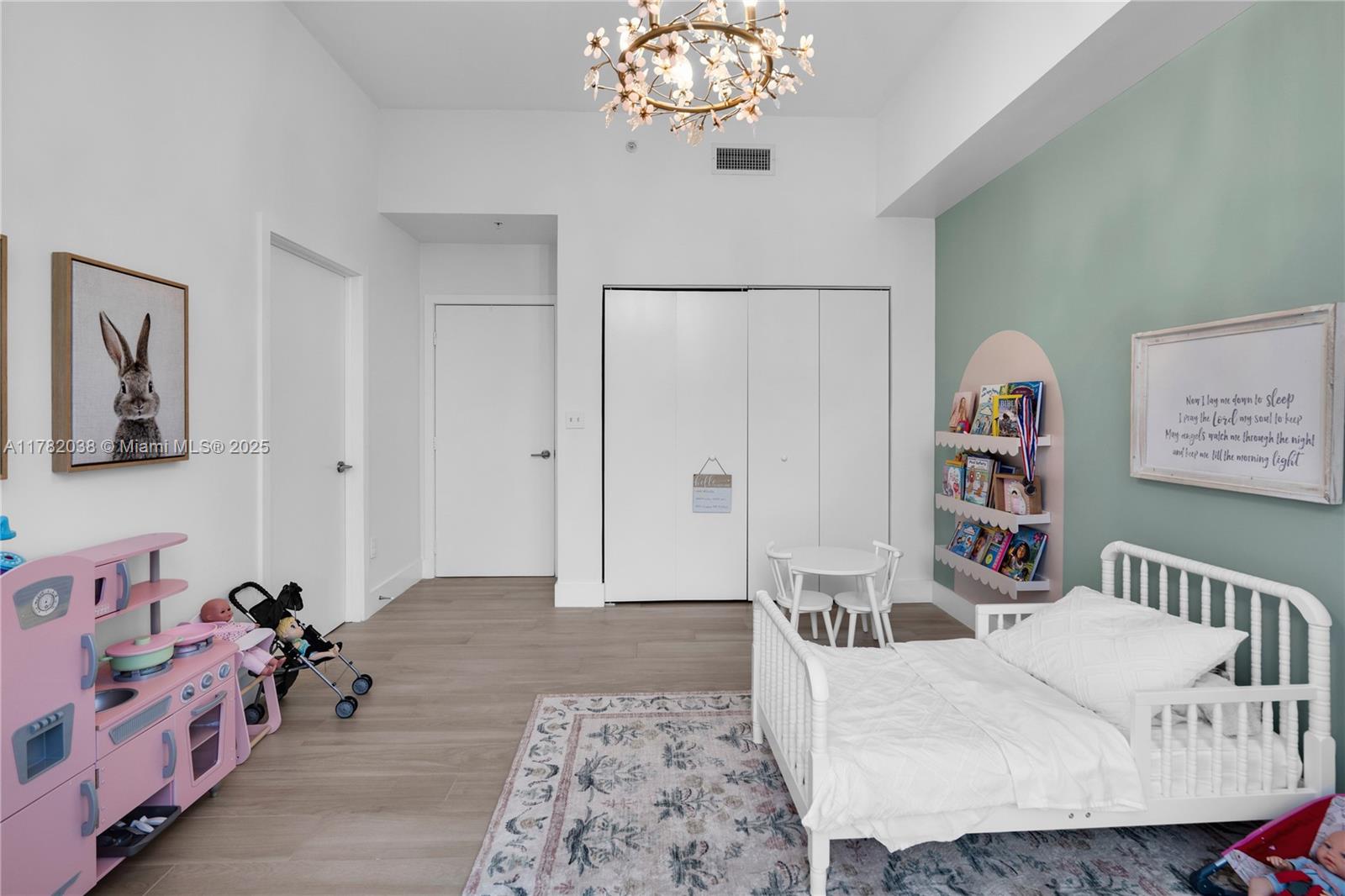 31 SE 5th St # 4315