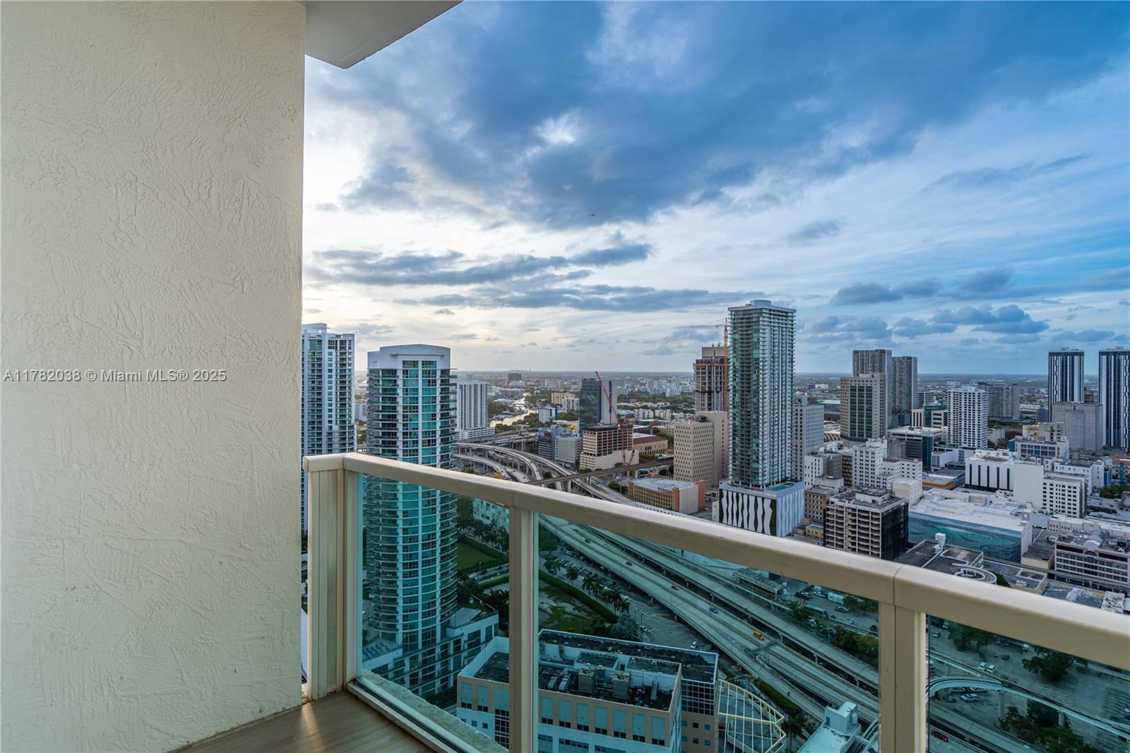 31 SE 5th St # 4315