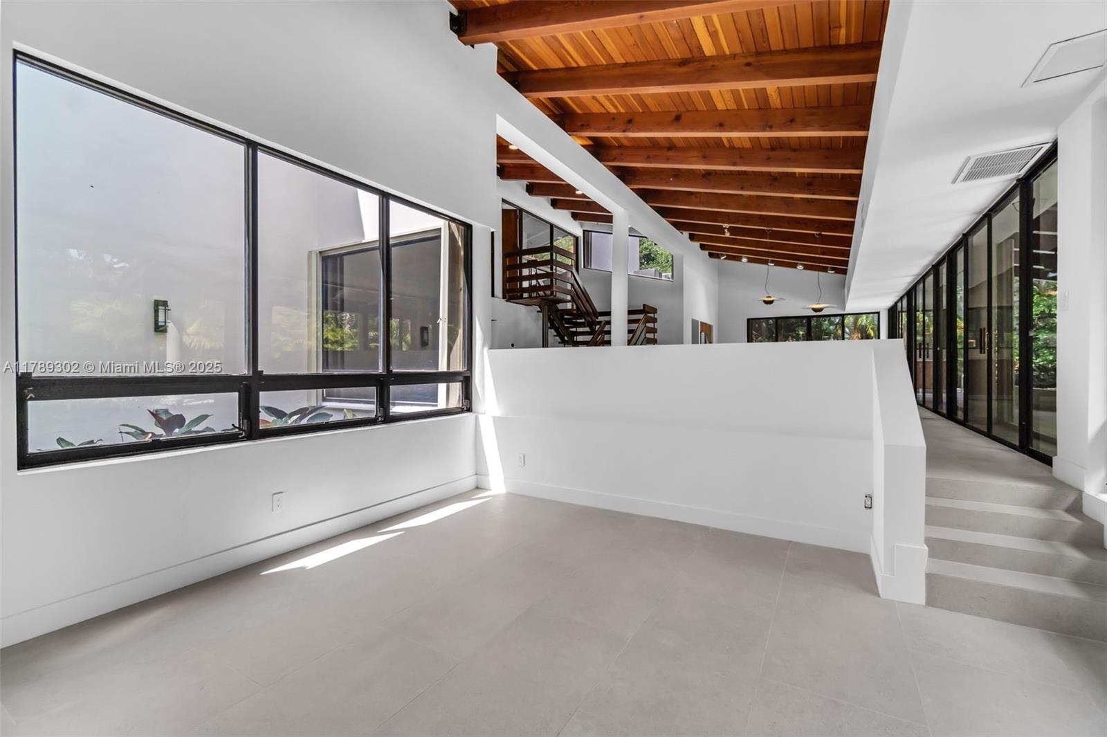 445 Tivoli Ave