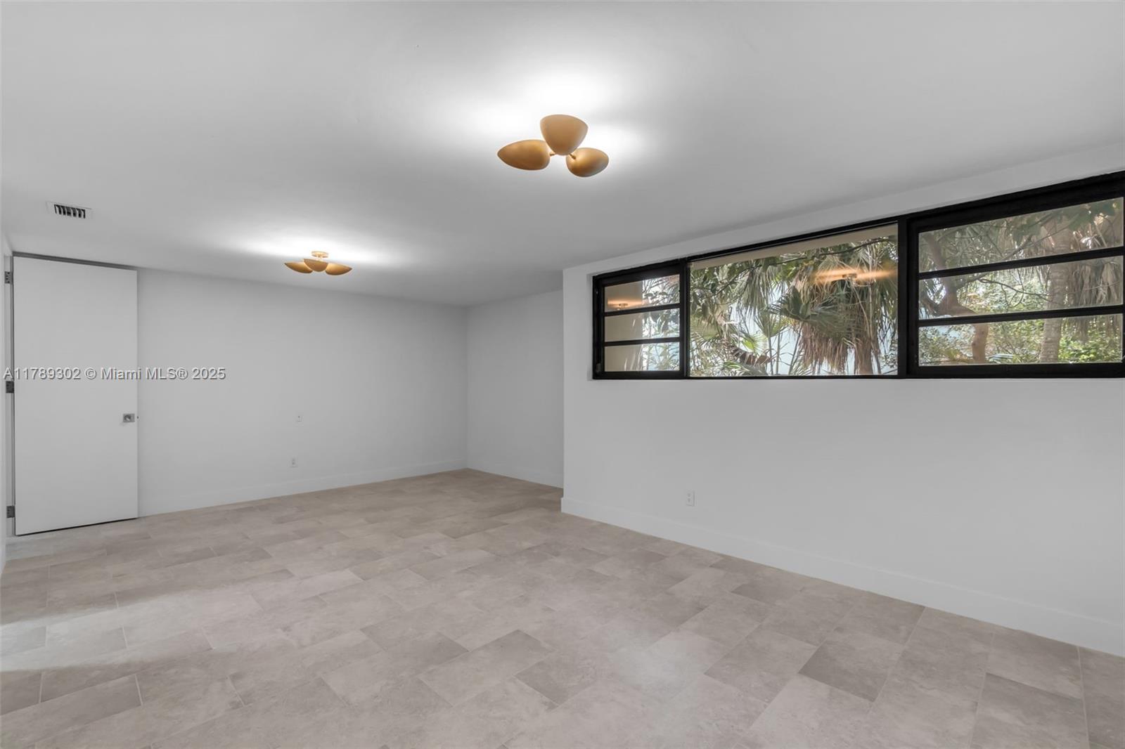 445 Tivoli Ave