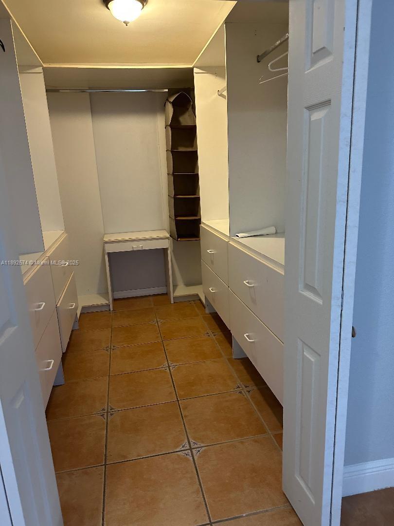 2225 SW 21st Ter