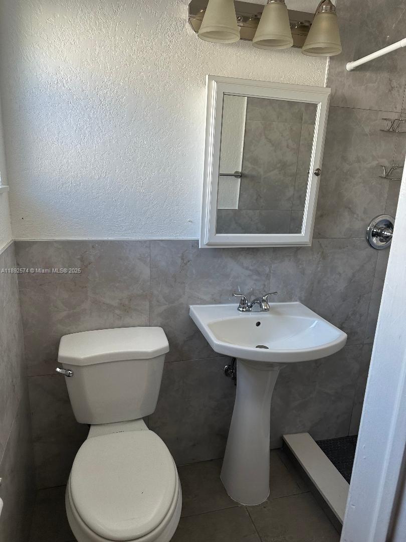 2225 SW 21st Ter