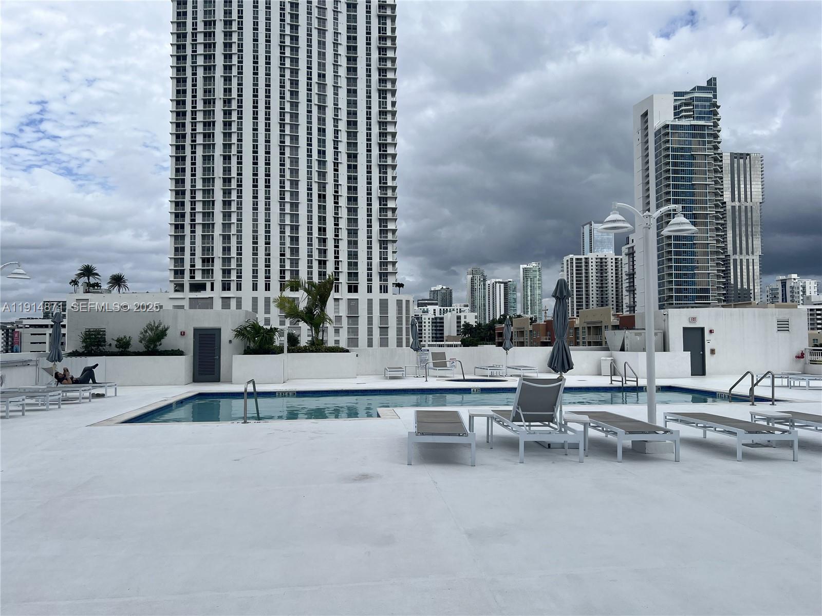 275 NE 18th St # 1701