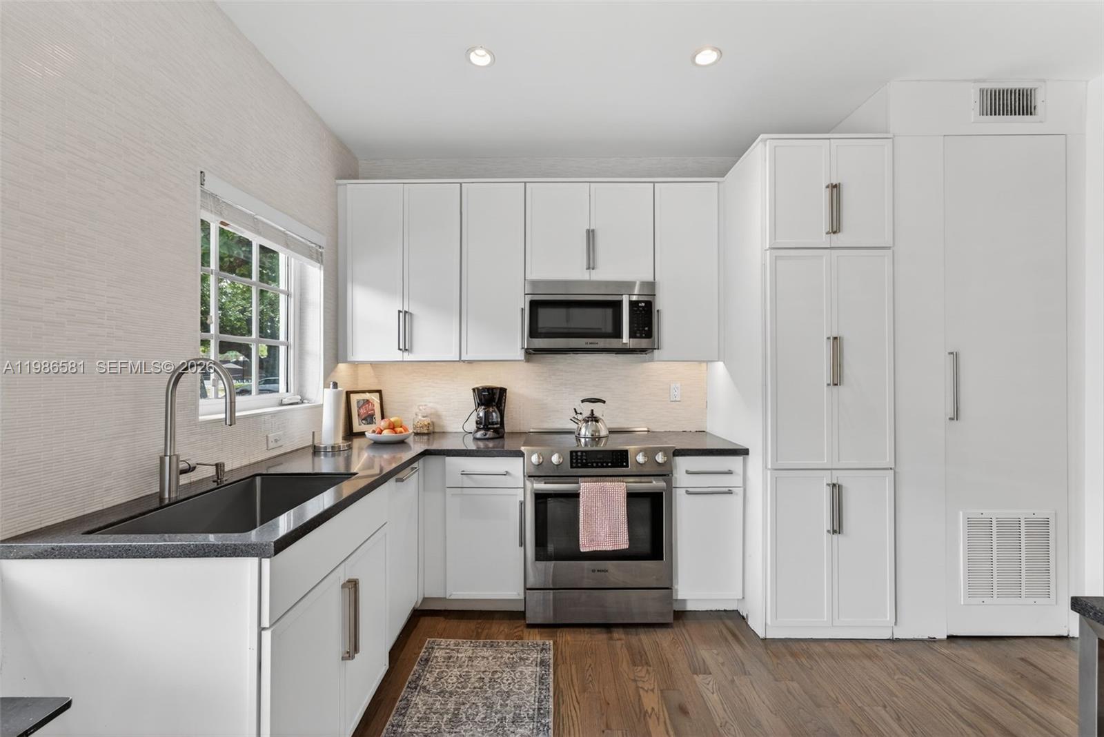 1205 Meridian Ave # 1