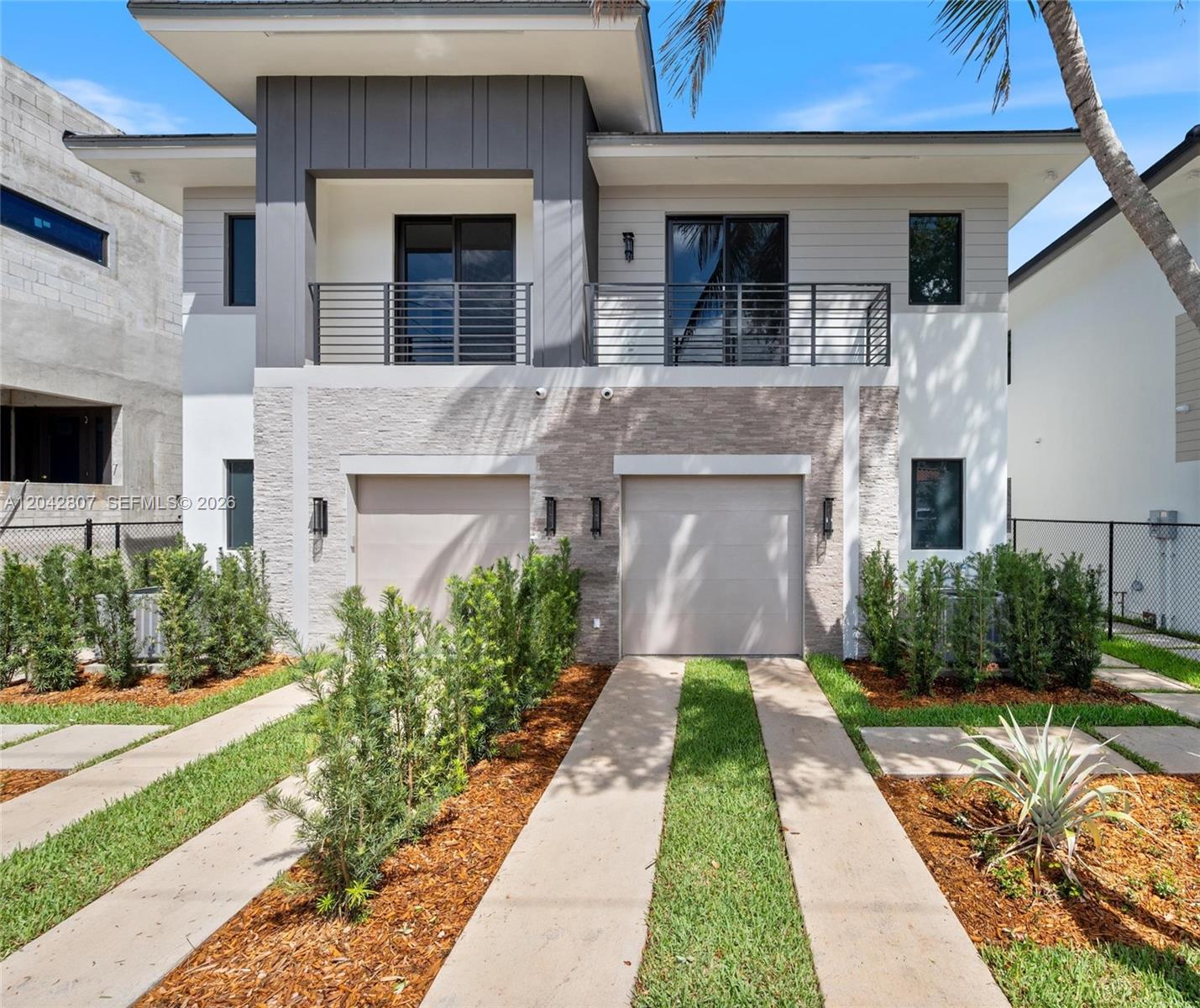 2747 SW 23rd Ter