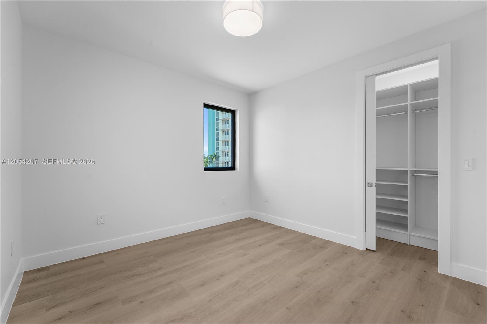 2735 SW 23rd Ter