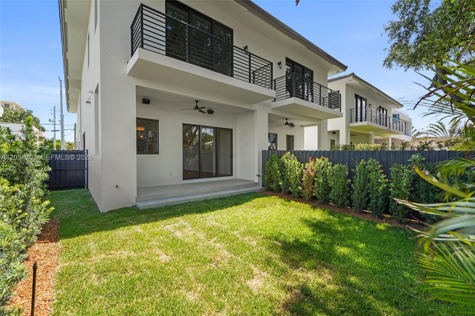 2735 SW 23rd Ter