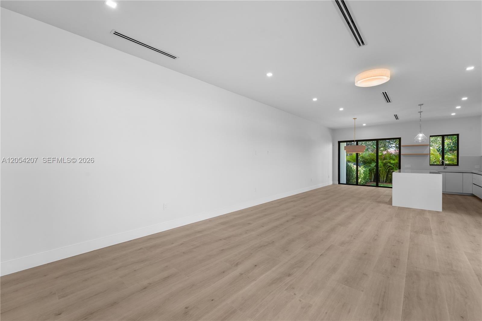 2735 SW 23rd Ter