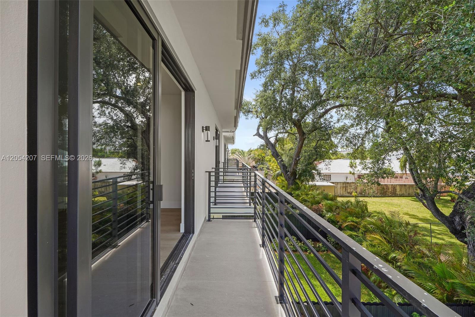 2735 SW 23rd Ter