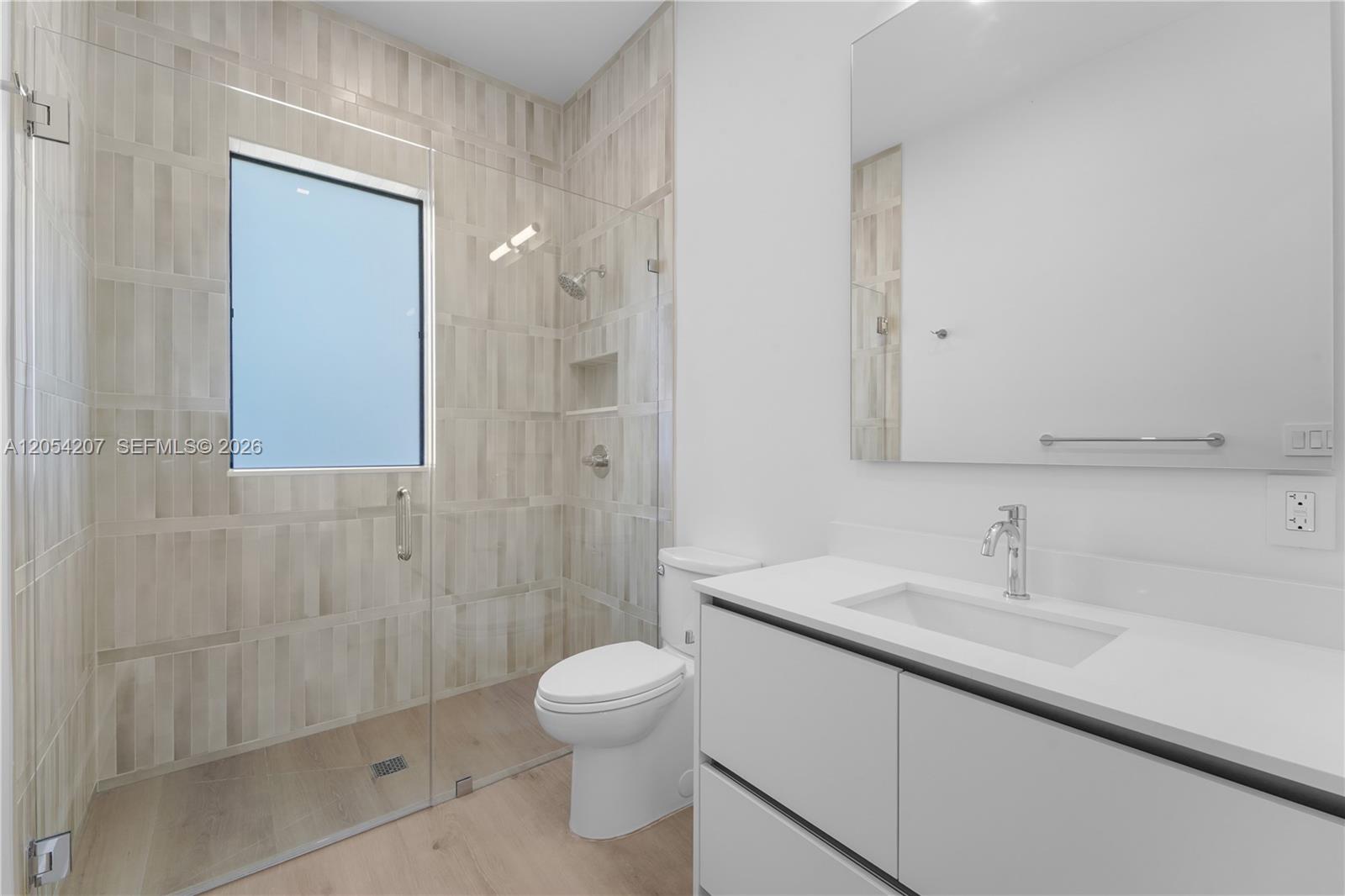 2735 SW 23rd Ter