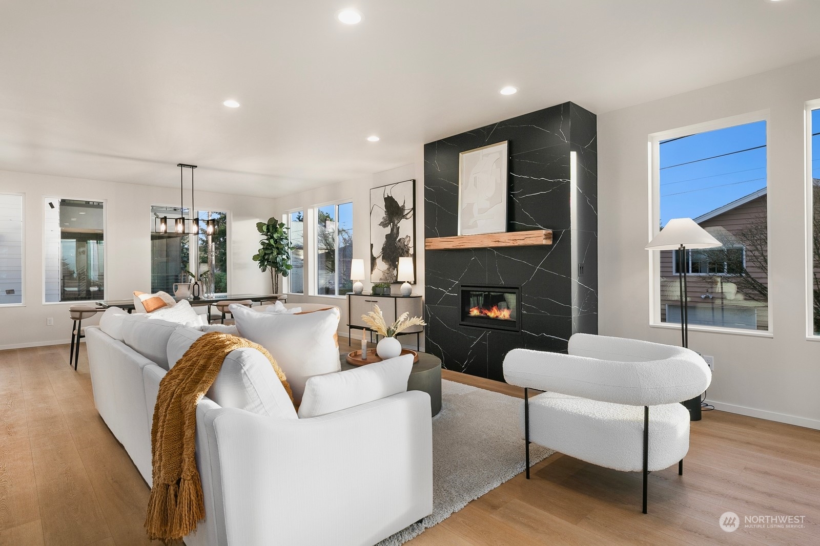 1902 28th Avenue W