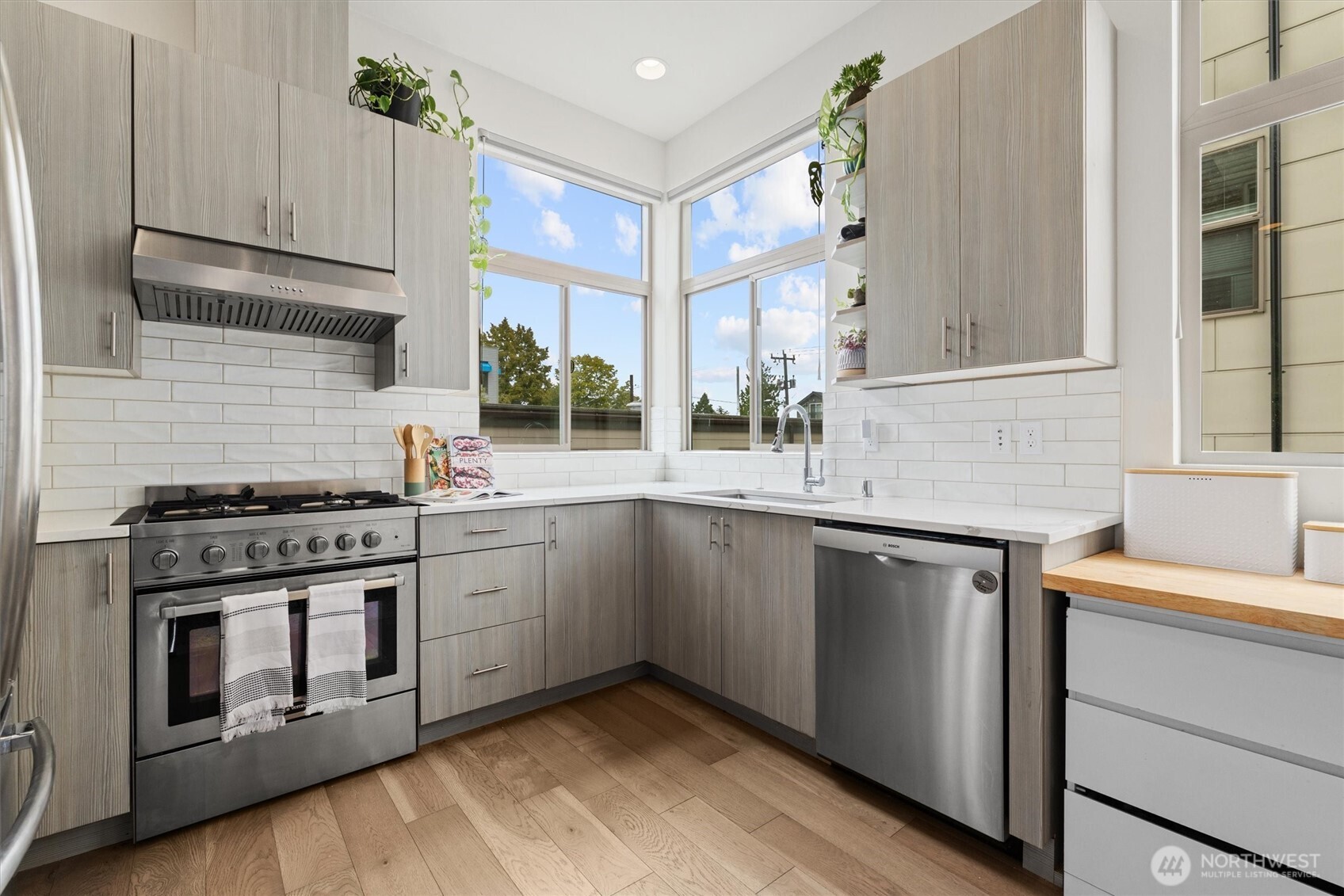 3276 California Avenue SW Unit: B
