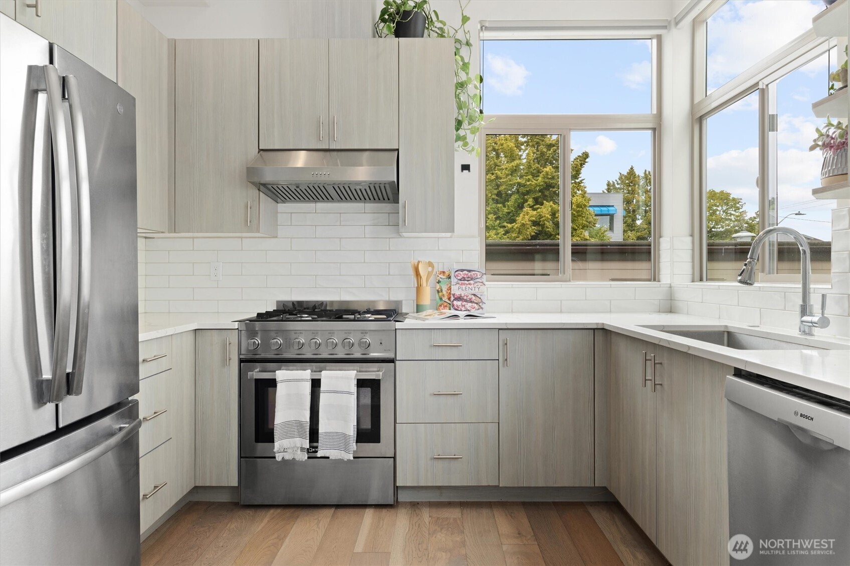 3276 California Avenue SW Unit: B
