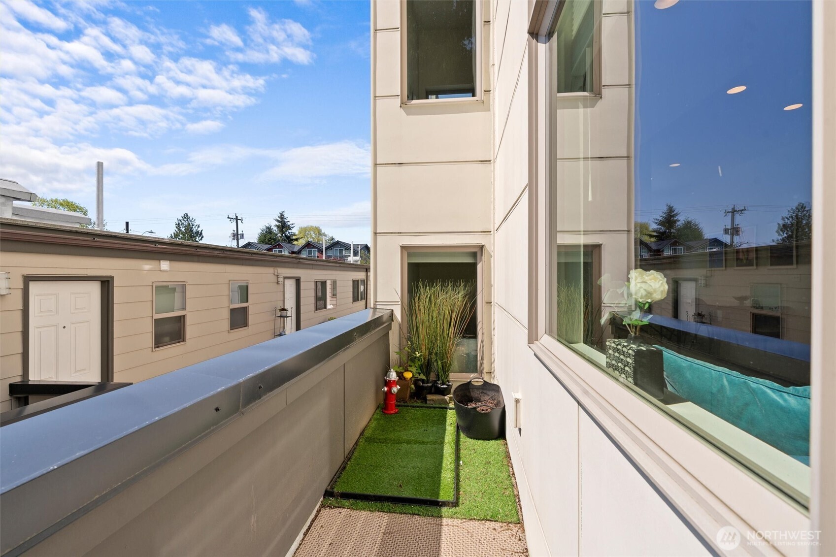3276 California Avenue SW Unit: B