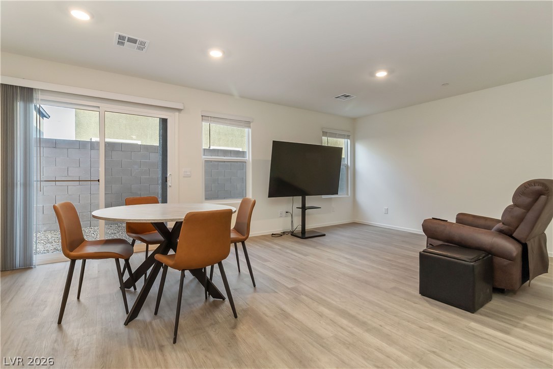 6156 Lily Garden Street