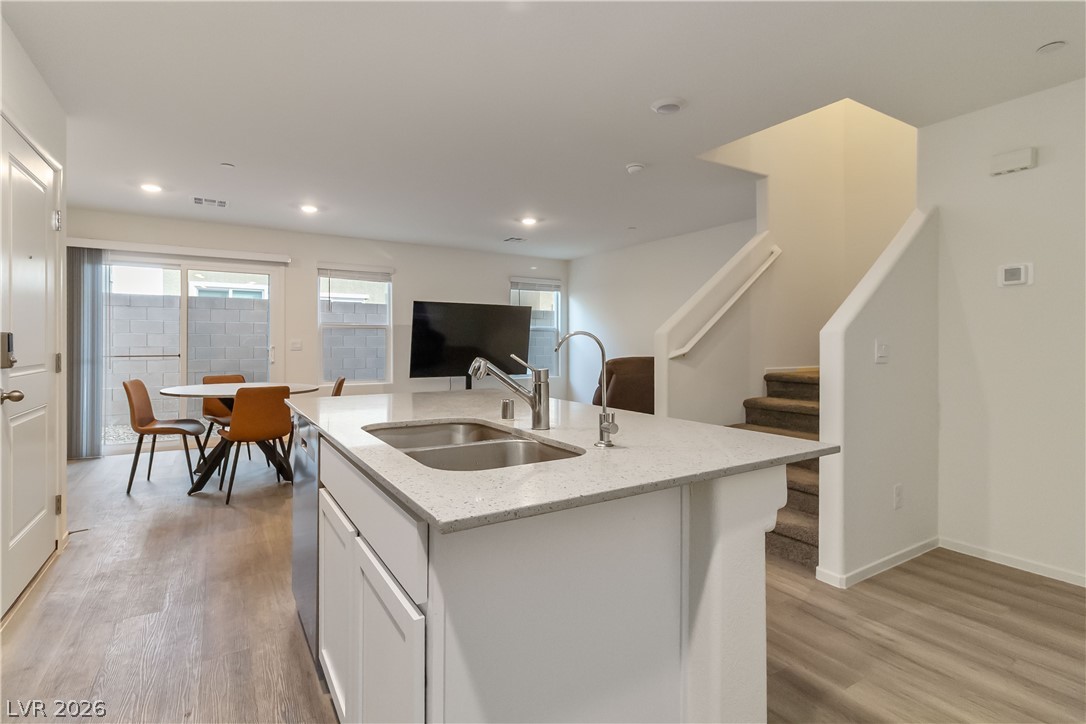 6156 Lily Garden Street