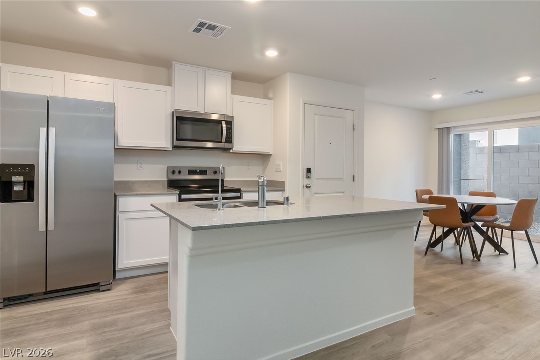 6156 Lily Garden Street