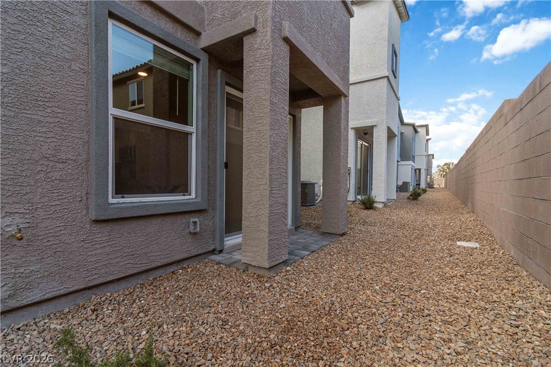 6156 Lily Garden Street