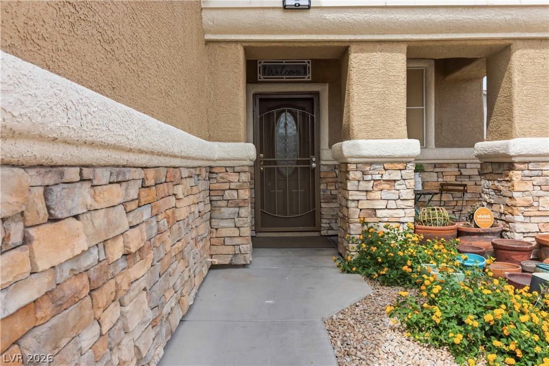 5629 Lookout Crest Street