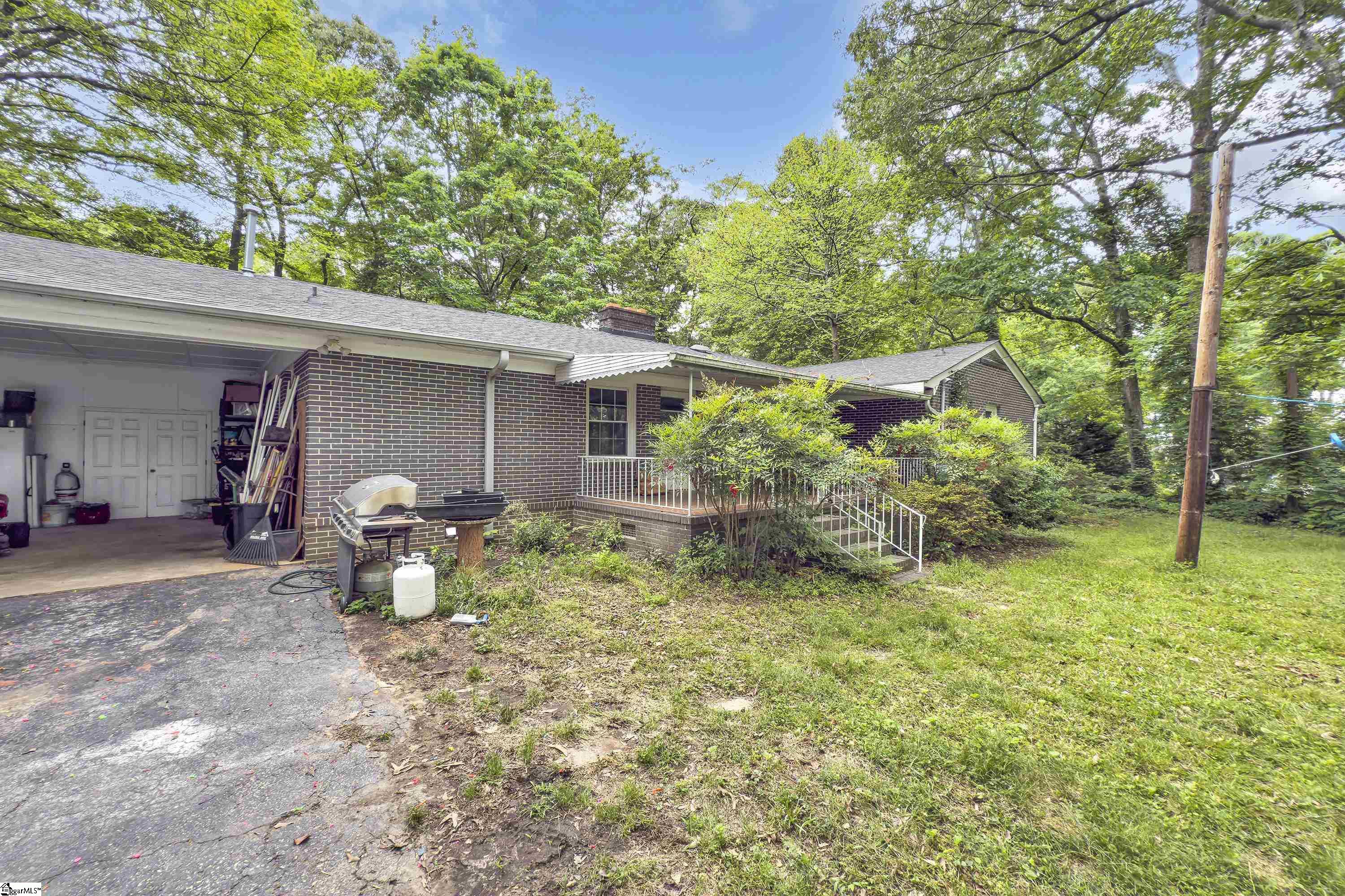 1304 NE Main Street