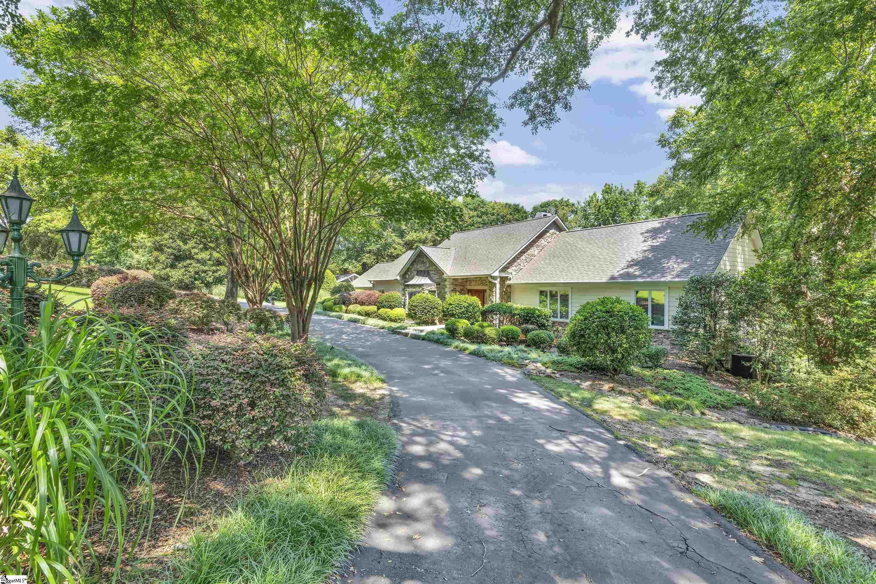 15 Darien Way