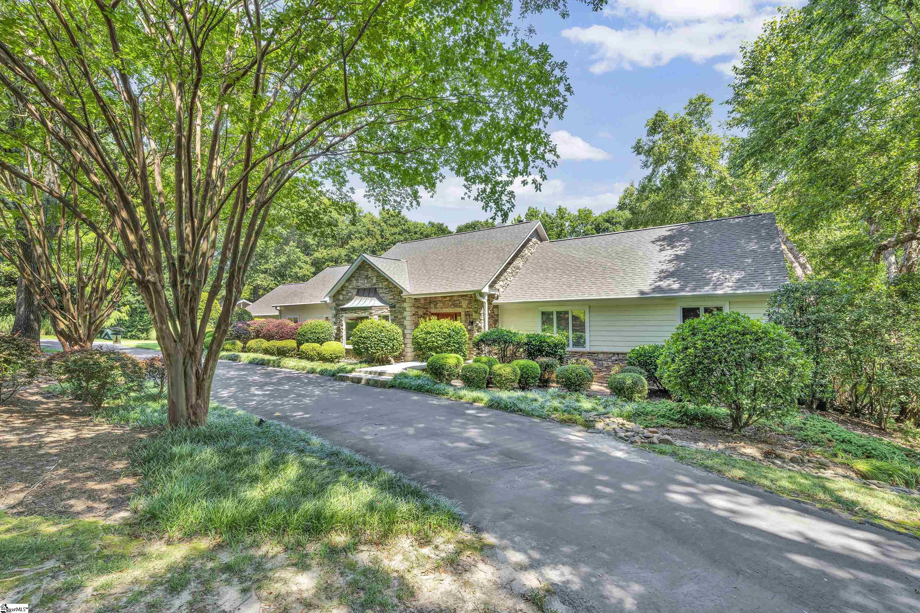 15 Darien Way